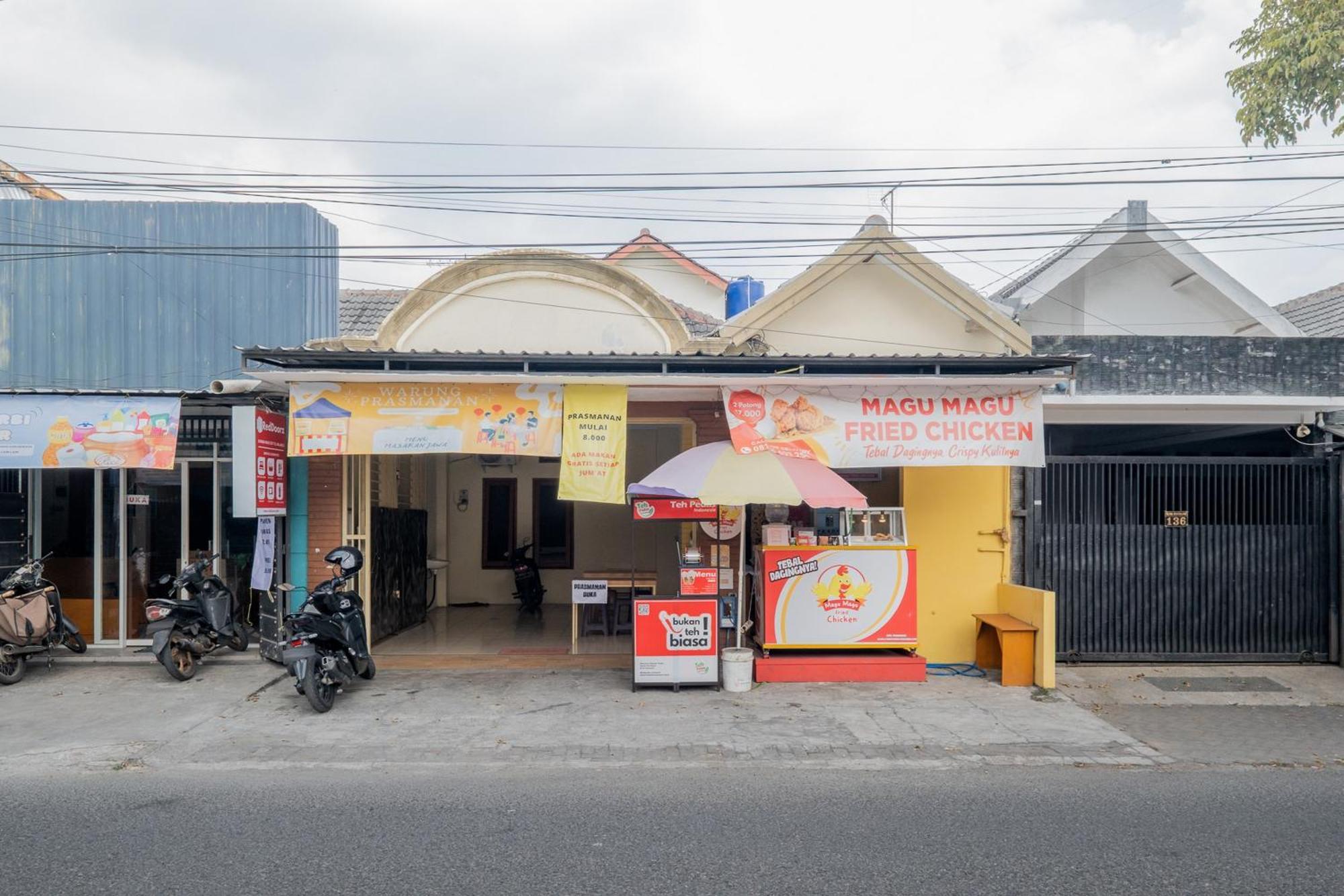 Hotel Reddoorz Syariah At Danau Maninjau Sawojajar Malang Exterior foto